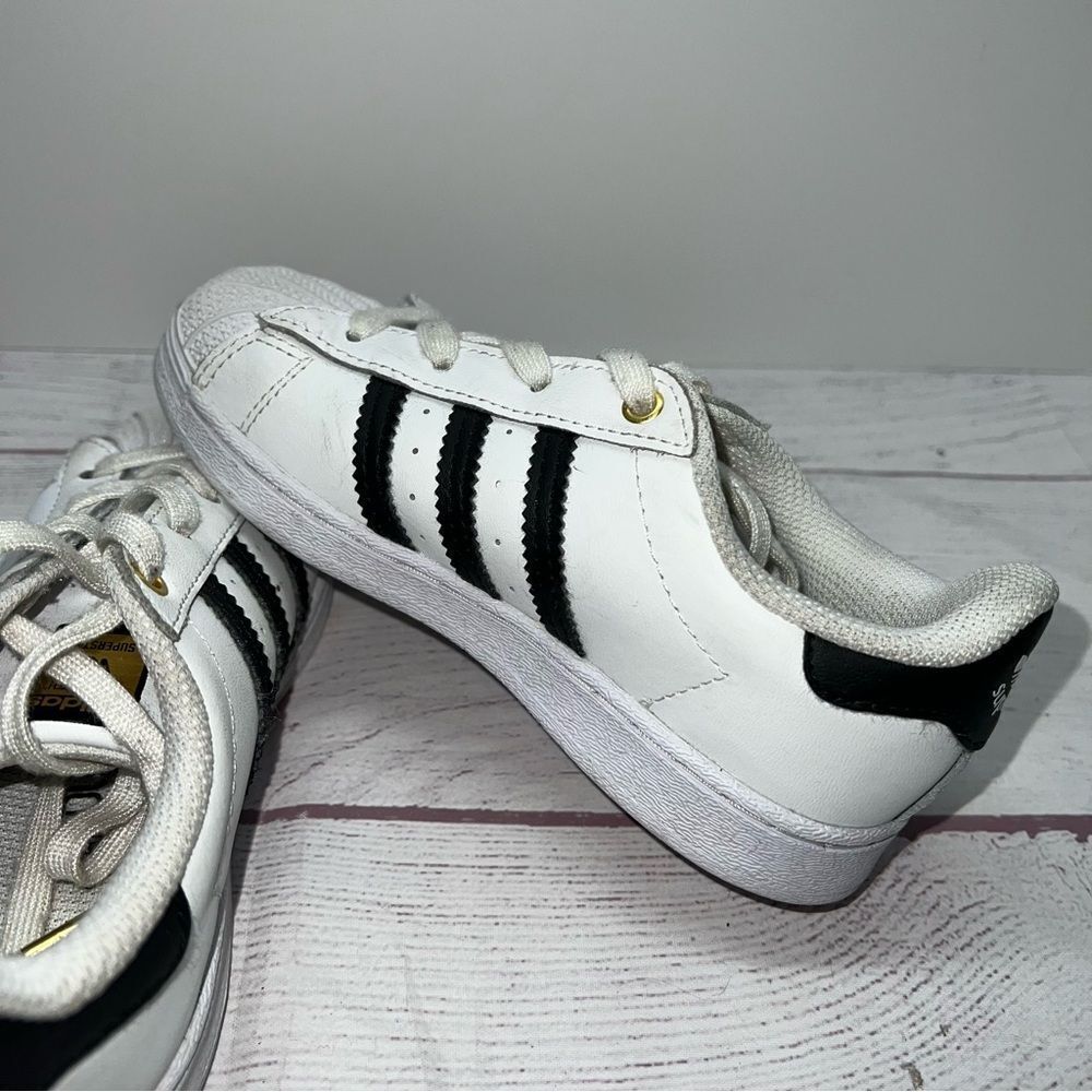 Adidas Kids Superstar Stan Smith White Sneakers With Black Stripe -size 10 Youth - Picture 10 of 13
